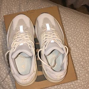 Yeezy Waverunner 700 Analog